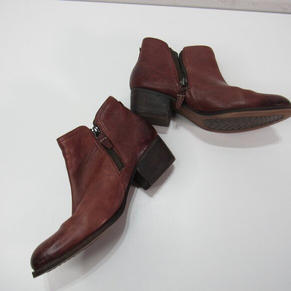 Clarks Artisan Brown Leather Zip Heeled Ankle Booties Women 7.5M boho cowgirl - Picture 3 of 8